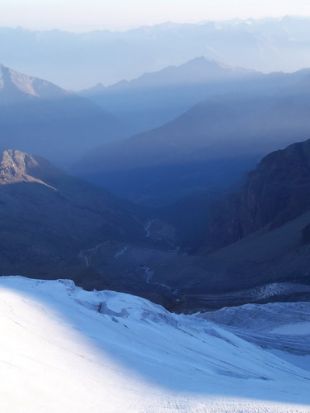 La Valle d'Ayas vista dal bivacco Rossi e Volante